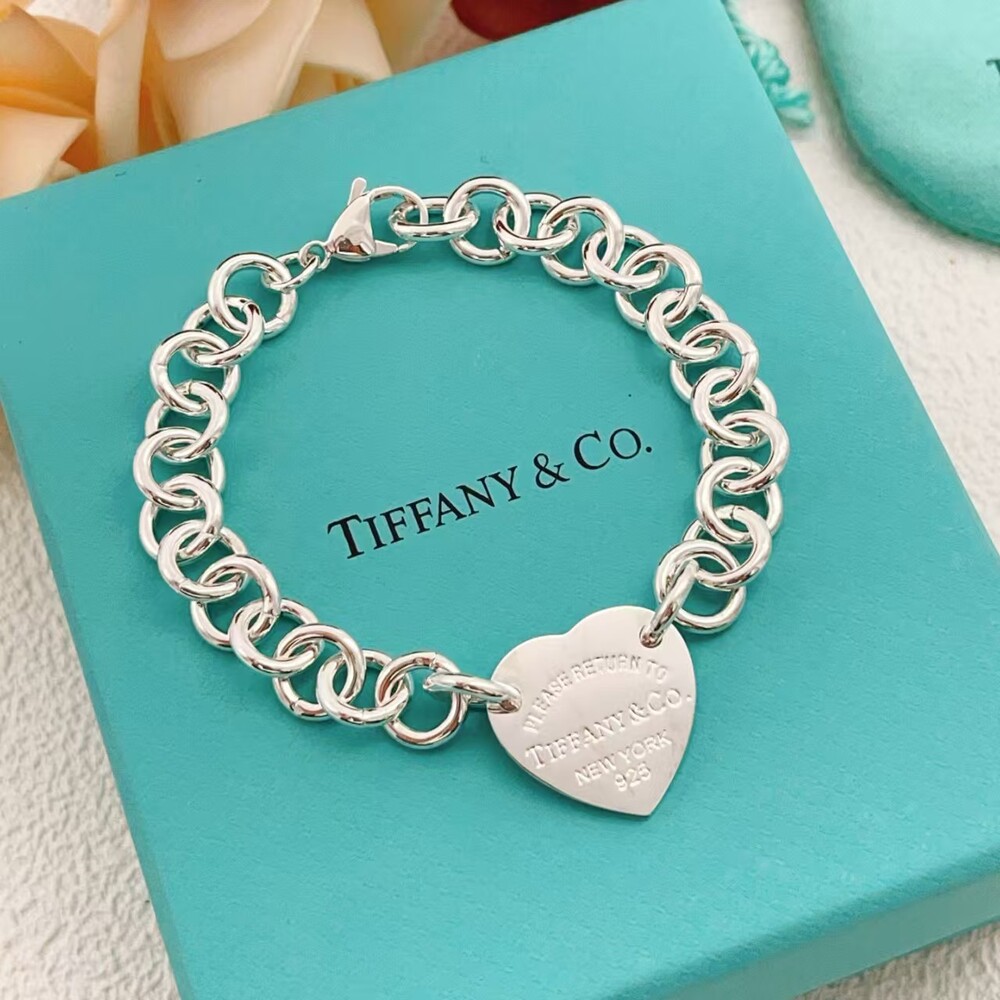 Tiffany & Co Return to Tiffany Heart Tag Link Bracelet